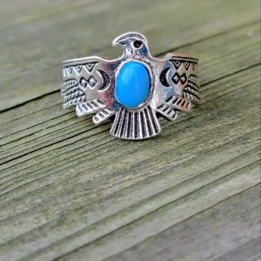Vintage Boho Style Turquoise 7.5 Silver Ring